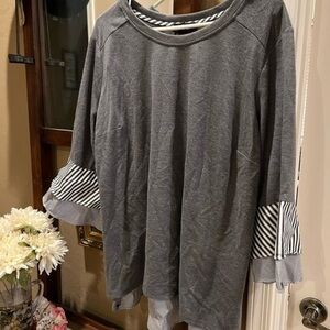 Gray Knit Scoop Neck Cuffed Sleeve Stripe Faux Layered Front Hem Top